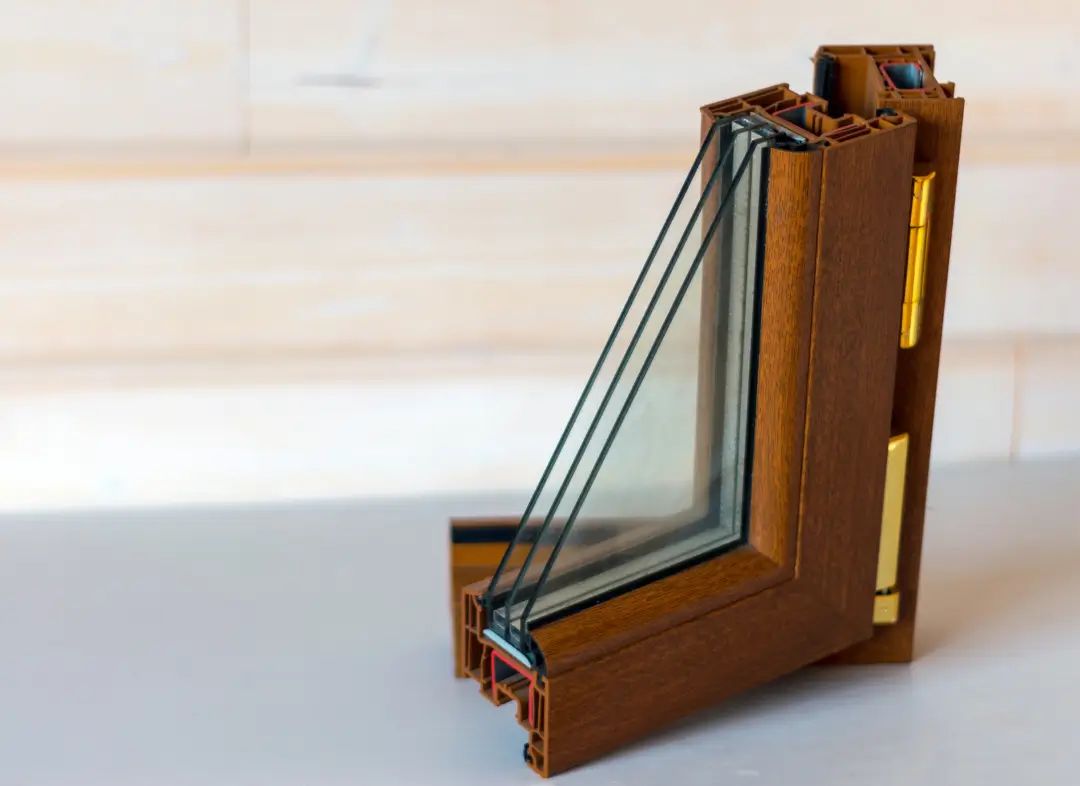 Installation de fenêtre en bois sur mesure Aramon